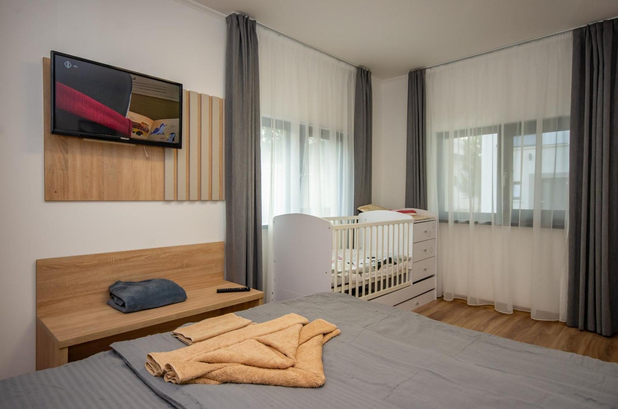 Csaladi Kikoeto Apartman ギュラ エクステリア 写真