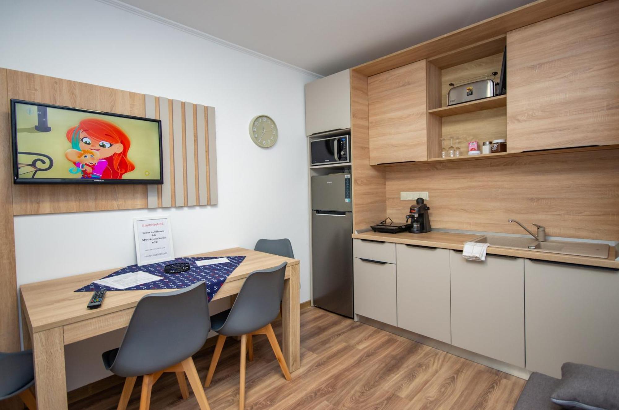 Csaladi Kikoeto Apartman ギュラ エクステリア 写真