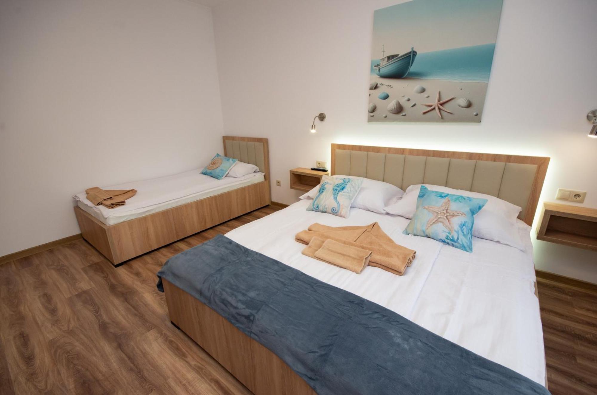 Csaladi Kikoeto Apartman ギュラ エクステリア 写真